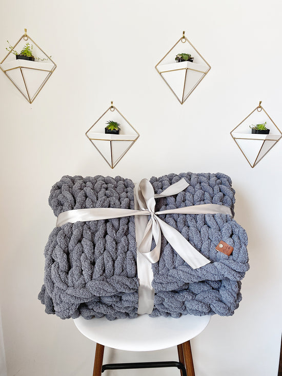 Load image into Gallery viewer, Chunky Knit Blanket in Dark Gray
